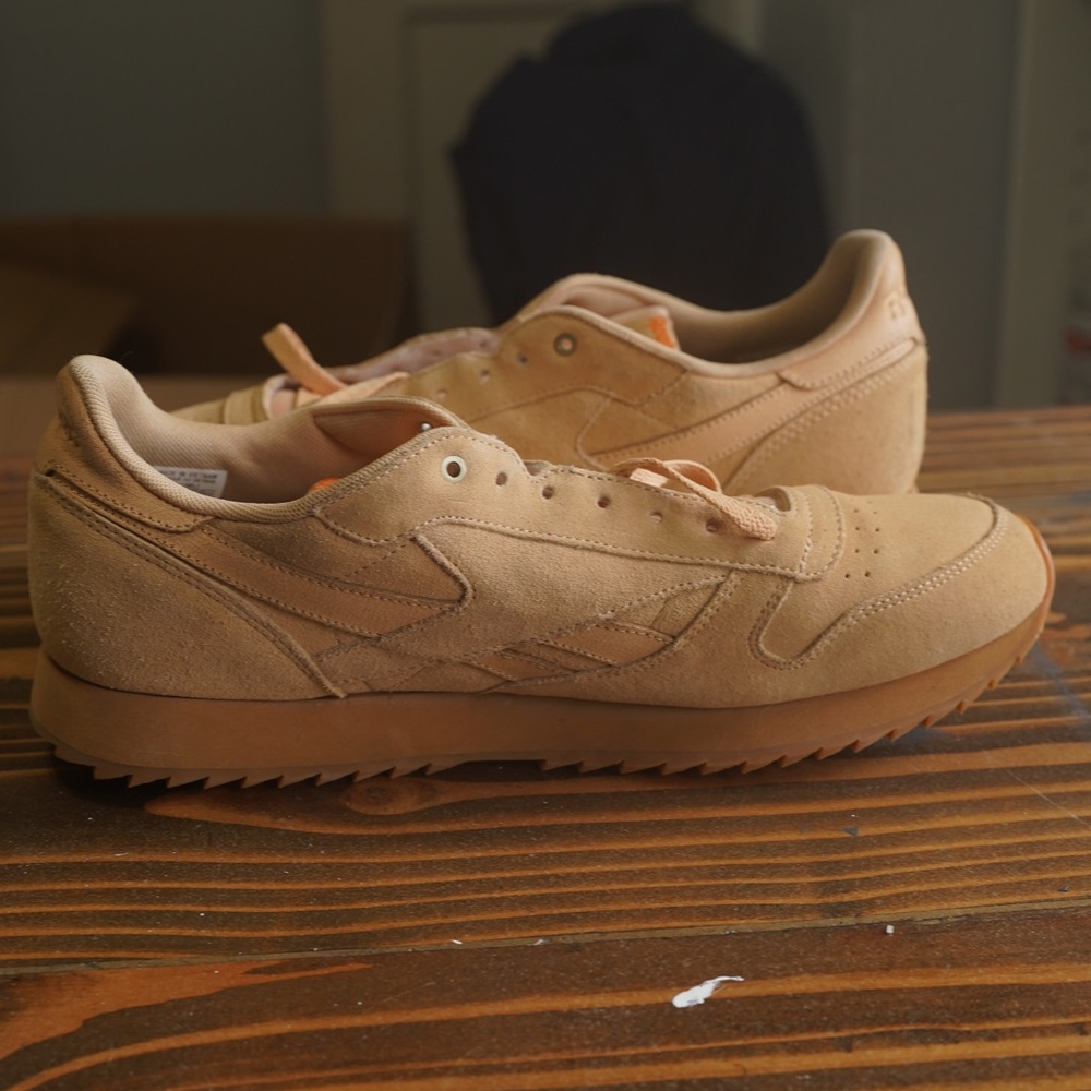 Tan Reebok Classic - Picture 6 of 10